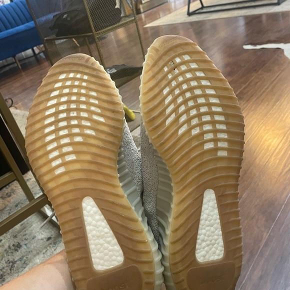 ❌ - sold 💯 YEEZY - Picture 2 of 5